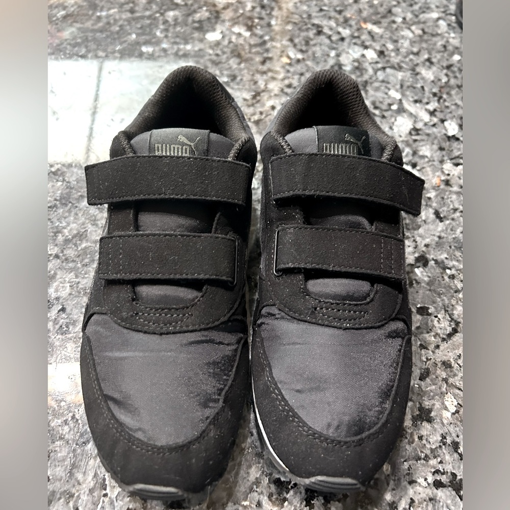 Puma sneakers for toddlers. Size 3c . Black.